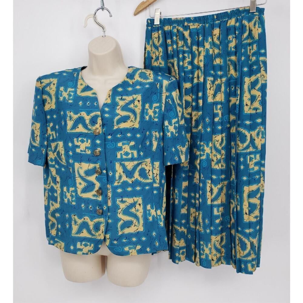 Vintage Leslie Fay Short Sleeve Skirt Set Pleated Midi Button Blouse